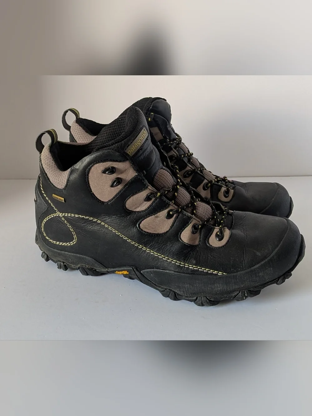 Patagonia Hiking Shoes Men’s Size 12 Brown Black Trail Outdoor Leather Lace-Up - Picture 1 of 7